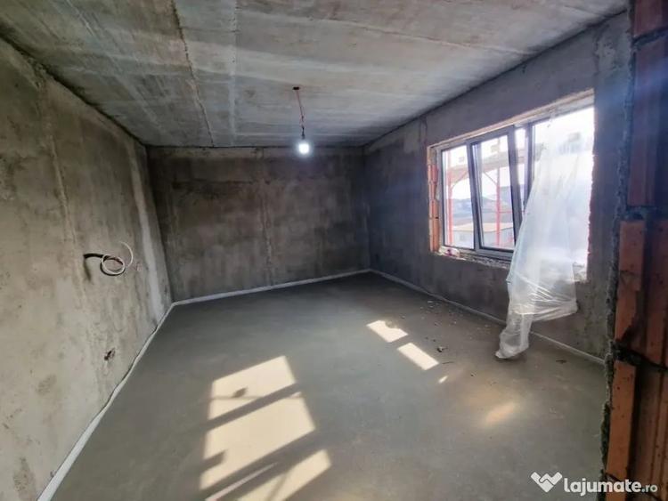 Apartament cu 2 camere decomandat în Smeura