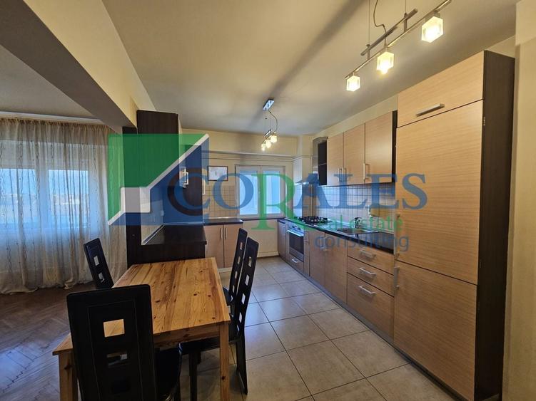 Apartament cu 3 camere decomandat, mobilat în Aradului
