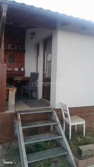 Casă cu 4 camere în Cristian