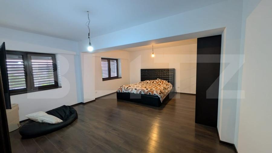 Apartament cu 3 camere semidecomandat, mobilat în Micro 3
