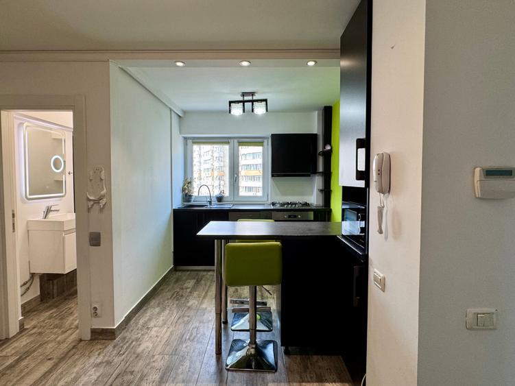Apartament cu 3 camere semidecomandat în Ștefan cel Mare
