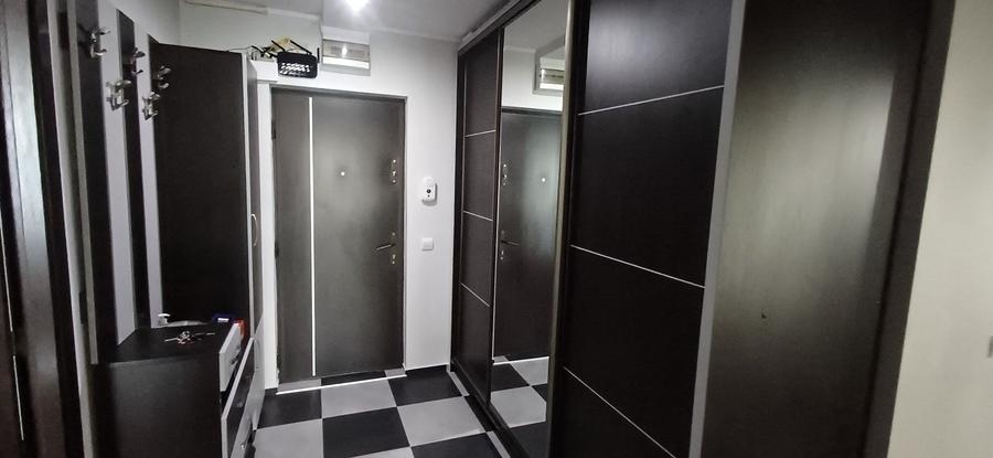 Apartament cu 3 camere decomandat în Bughea de Sus