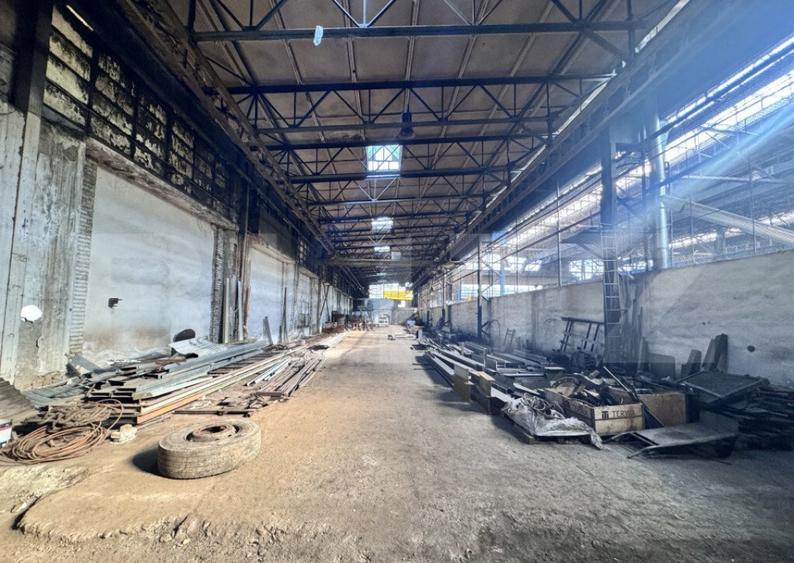 Spațiu comercial, de 3,800 mp, în Central