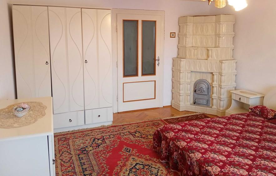 Casă cu 4 camere cu Teren 390 Mp în Central