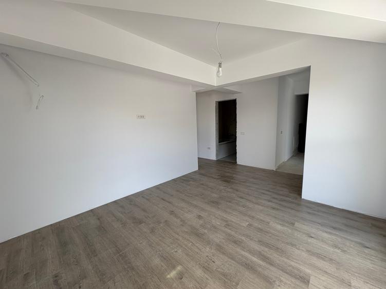 Apartament cu 2 camere decomandat în Olteniței
