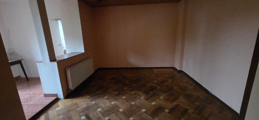 Casă individuală cu 5 camere cu Canalizare în Centrul Civic