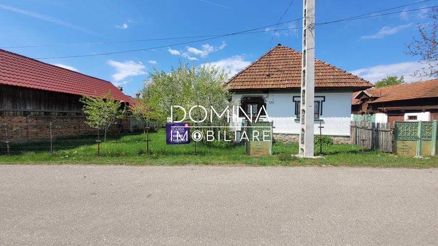 Casă individuală cu 3 camere cu Teren 1583 Mp în Polovragi