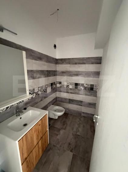 Apartament cu 3 camere decomandat în Cornitoiu