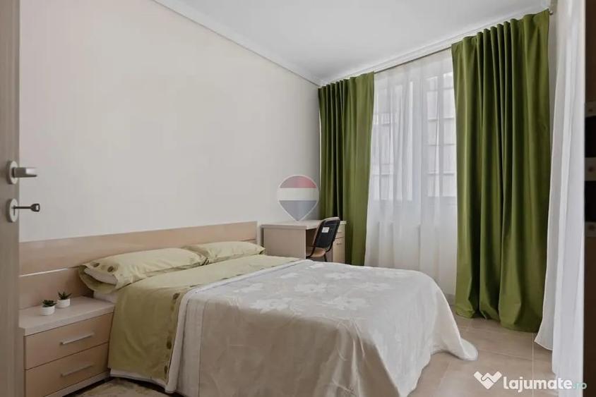 Apartament cu 3 camere semidecomandat în Central