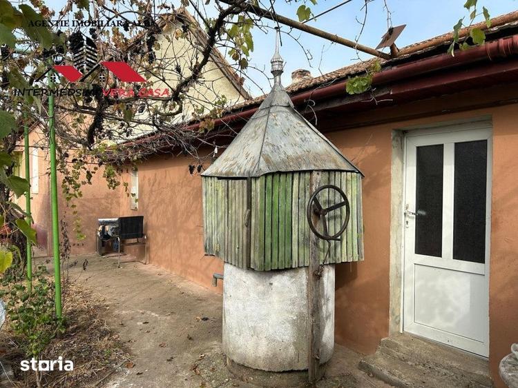 Casă cu 4 camere cu Teren 922 Mp în Teiu