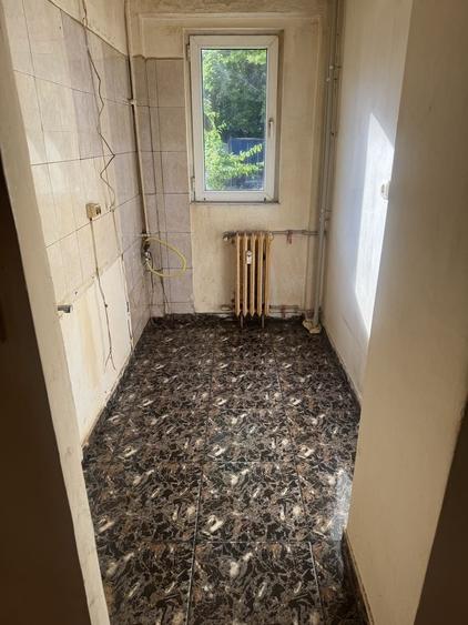 Apartament cu 2 camere semidecomandat în Berceni