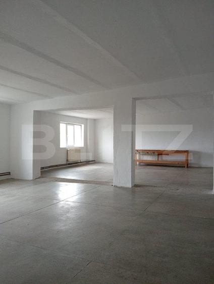 Spațiu comercial, de 1,000 mp, în Exterior Nord