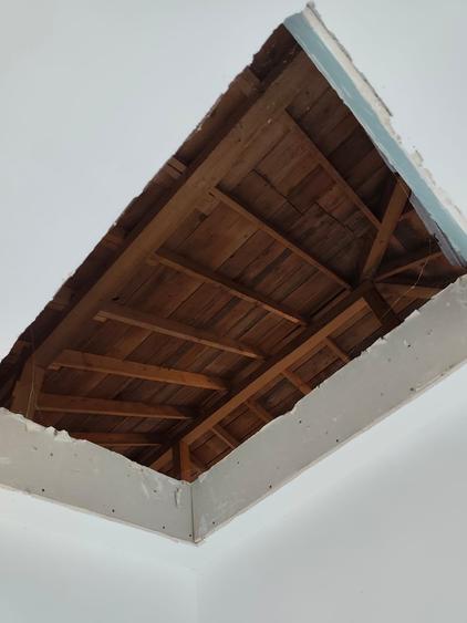 Casă cu 3 camere cu Piscina în Săbăreni