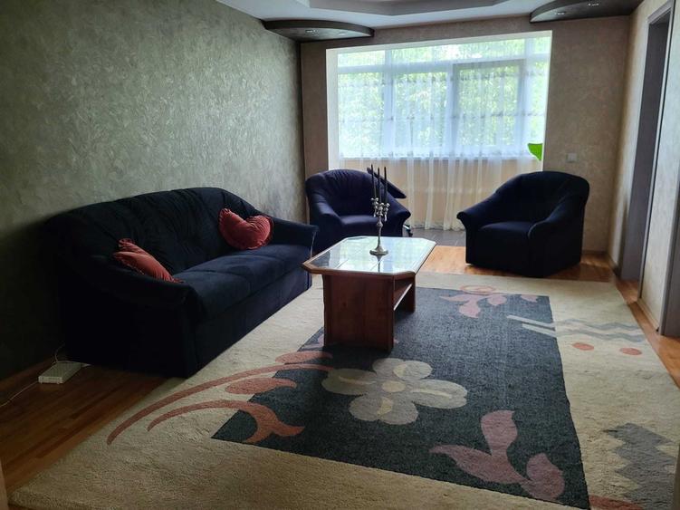 Apartament cu 3 camere semidecomandat în Exterior Vest
