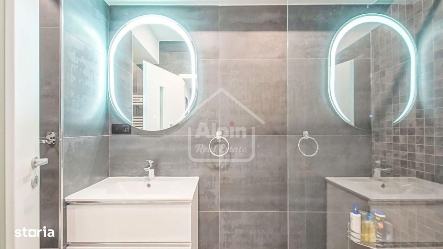 Apartament cu 4 camere decomandat în Tractorul