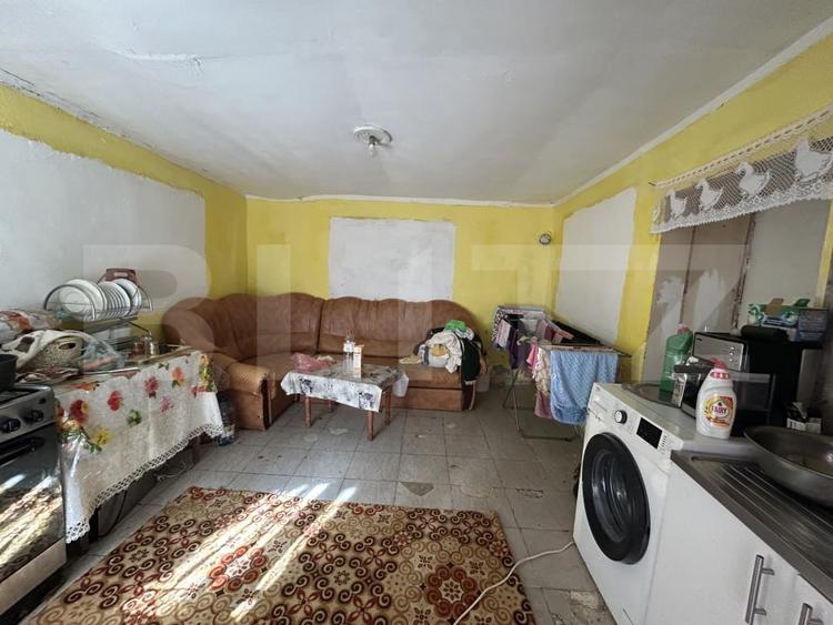 Casă individuală cu 3 camere cu Canalizare în Central