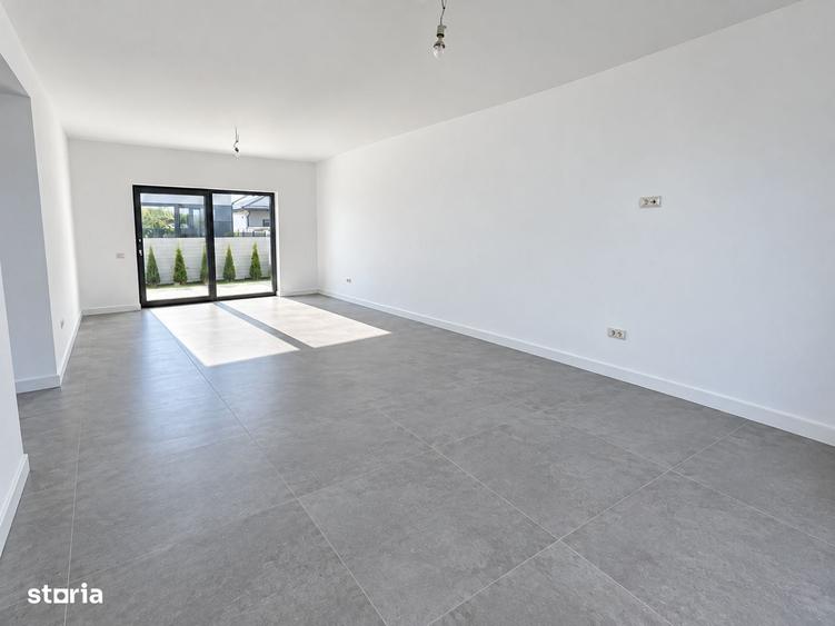 Casă cu 4 camere cu Teren 450 Mp în Domnești