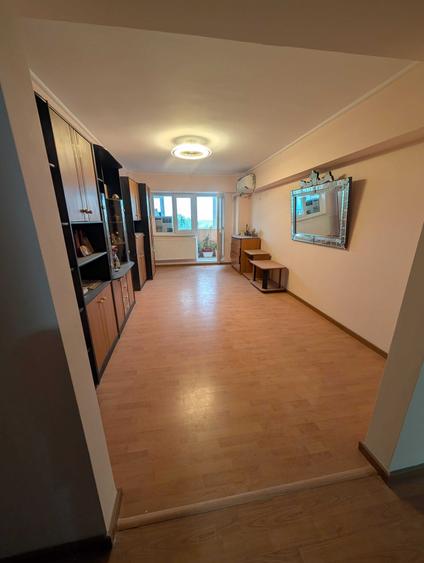 Apartament cu 3 camere decomandat în Brâncoveanu