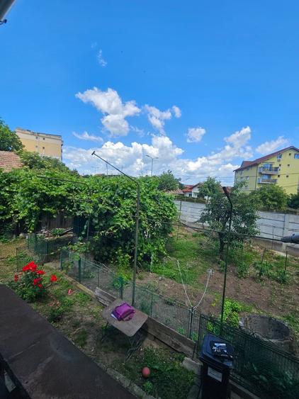 Casă individuală cu 6 camere cu Garaj în Cetate