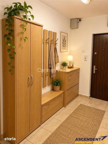 Apartament generos, 90 mp, 3 camere si parcare privata, Grivitei, Bras