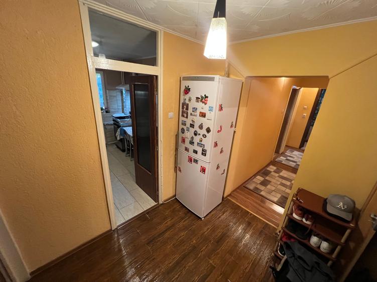 Apartament cu 3 camere decomandat în Militari