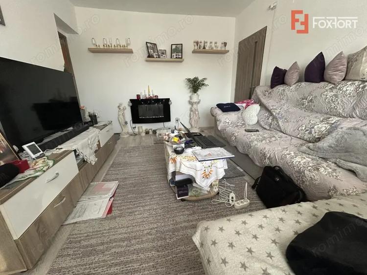 Apartament cu 3 camere semidecomandat, mobilat în Șag