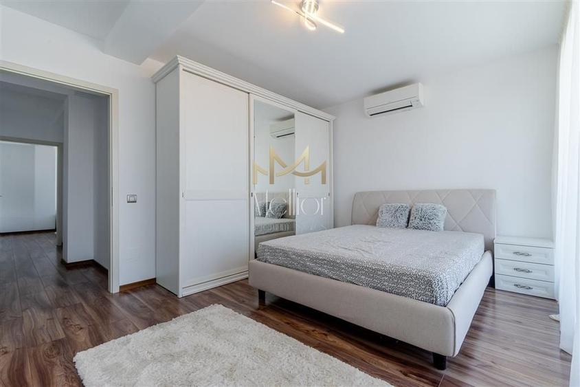 Apartament cu 4 camere semidecomandat în Borhanci