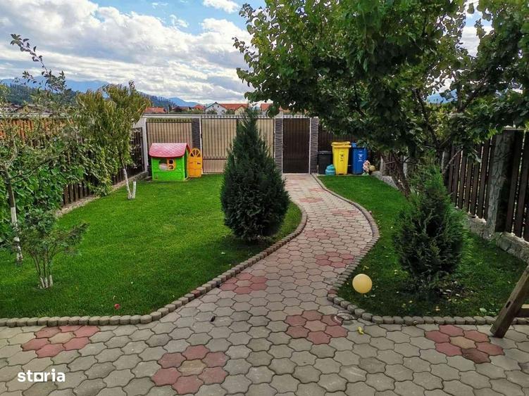 Casă cu 4 camere în Cristian
