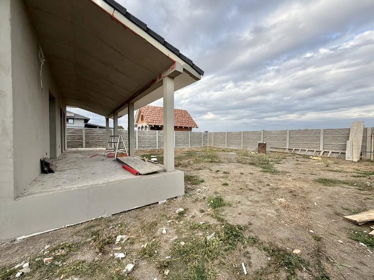 Casă individuală cu 4 camere cu Teren 533 Mp în Sânmihaiu Român