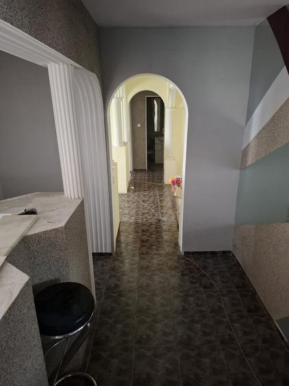 Apartament cu 4 camere decomandat în Central