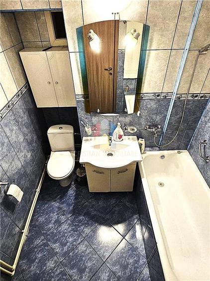 Apartament cu 3 camere decomandat în Călărași