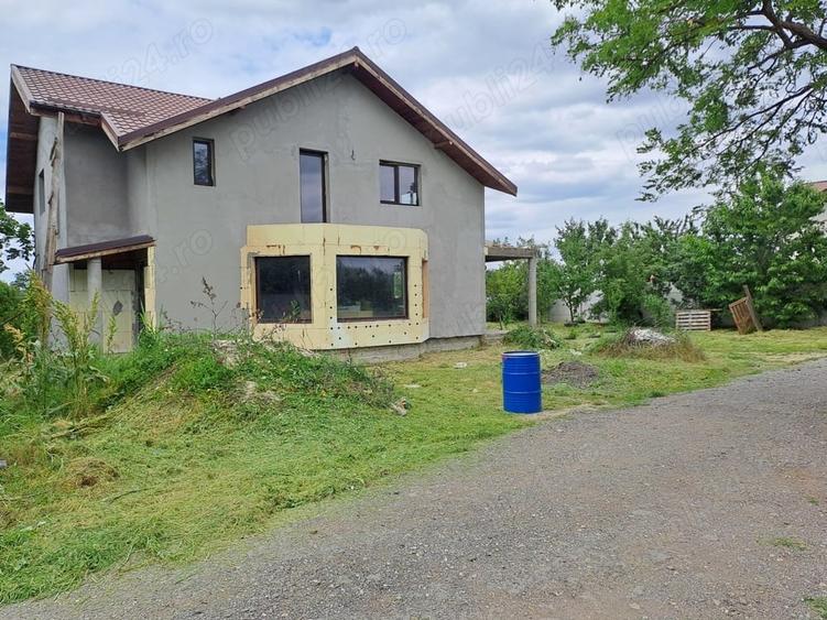 Casă cu 6 camere în Clinceni