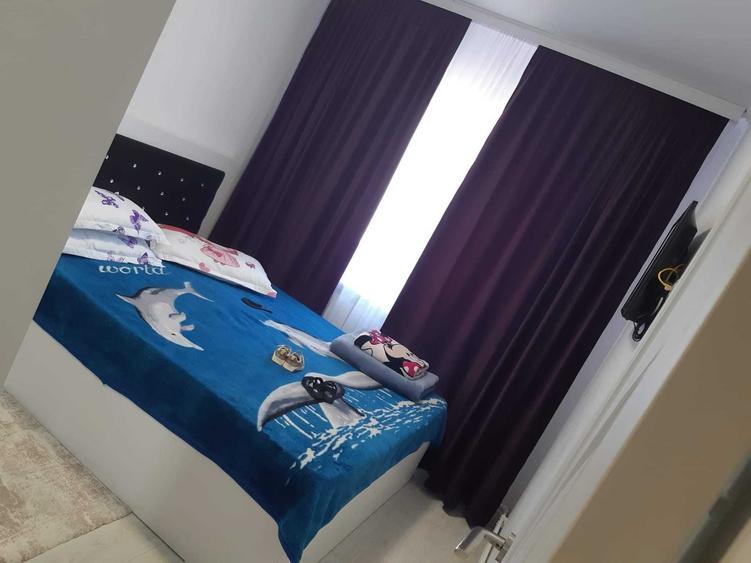 Apartament cu 3 camere semidecomandat în Central