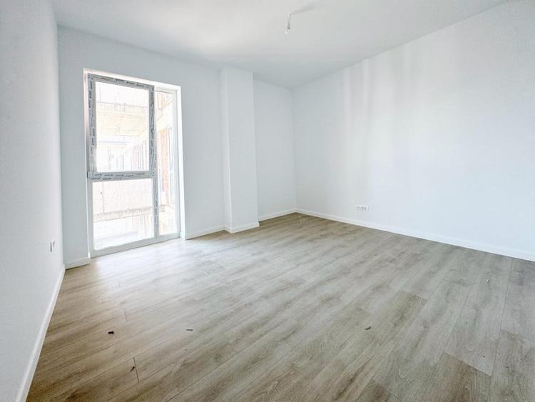 Apartament cu 3 camere decomandat în Aradului