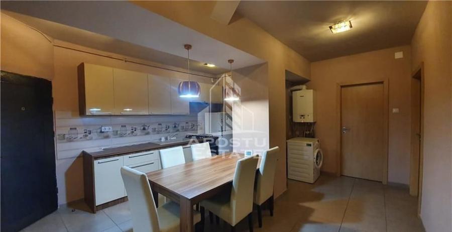Apartament cu 3 camere decomandat, mobilat în Central