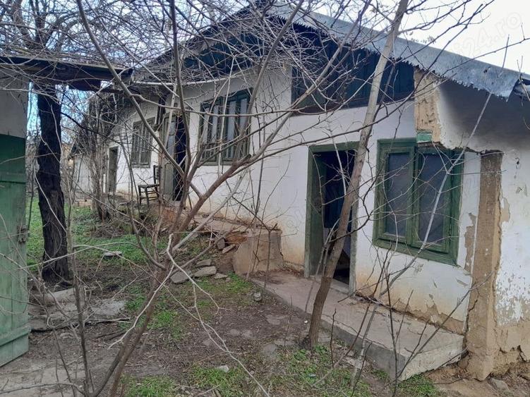 Teren de 2160 mp, în Vârlezi