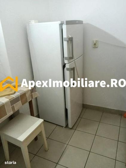 Garsonieră decomandată în Romană