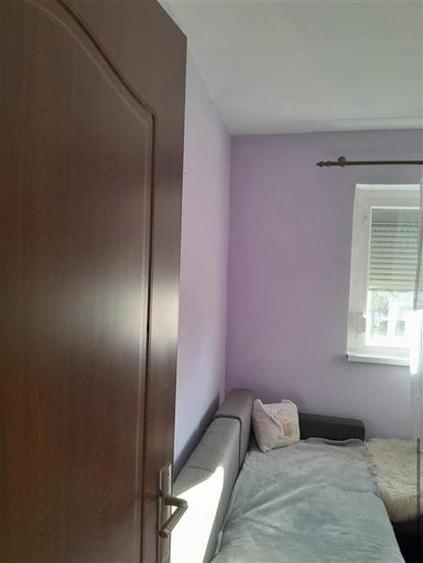 Apartament cu 3 camere semidecomandat, mobilat în Girocului