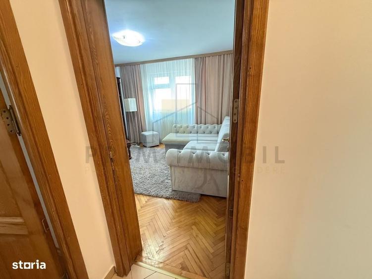 Apartament cu 2 camere decomandat în Hala Centrală