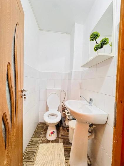 Apartament cu 3 camere semidecomandat în Micro 3