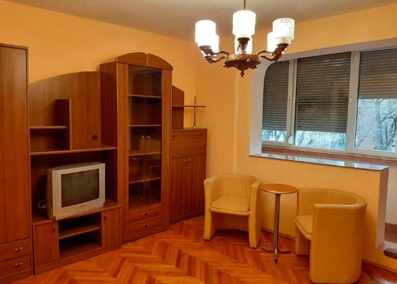 Apartament cu 4 camere decomandat în Circumvalațiunii