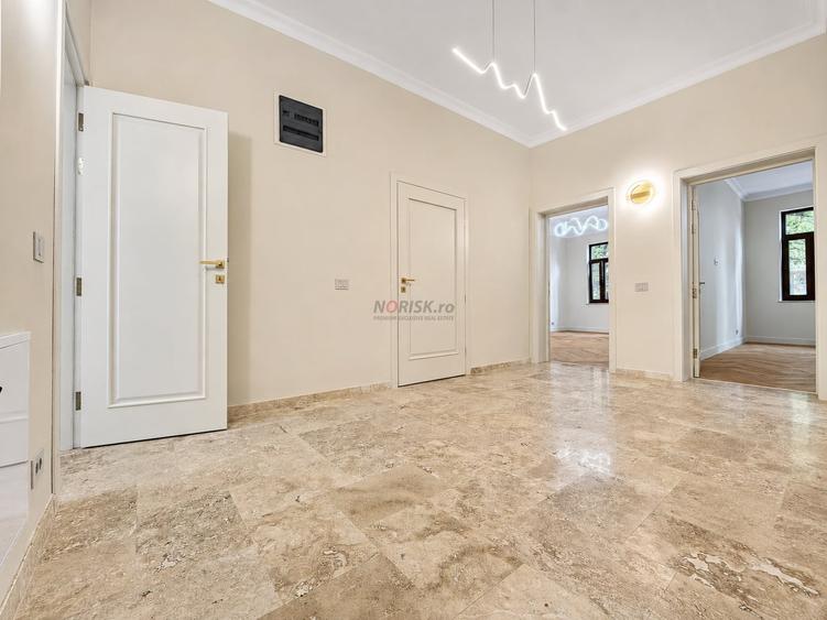 Apartament cu 4 camere decomandat în Ștefan cel Mare