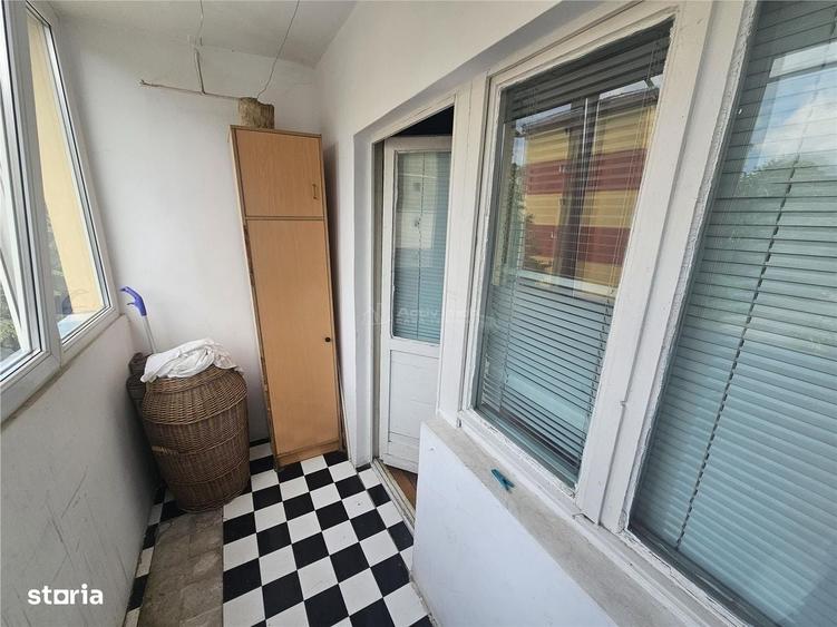 Apartament cu 4 camere decomandat în Central