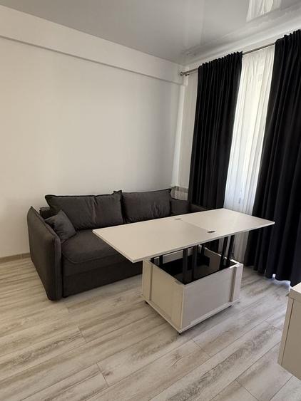 Apartament cu 2 camere decomandat în Universitate