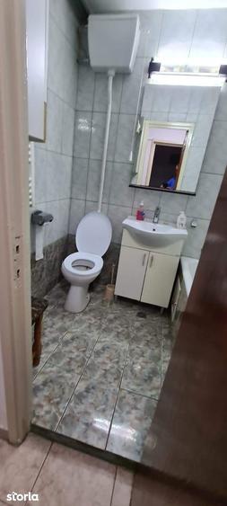 Apartament cu 3 camere decomandat, mobilat în Berceni