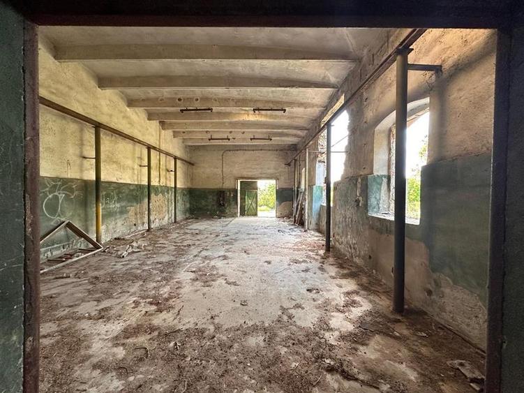 Spațiu industrial, de 1,144 mp, în Deleni