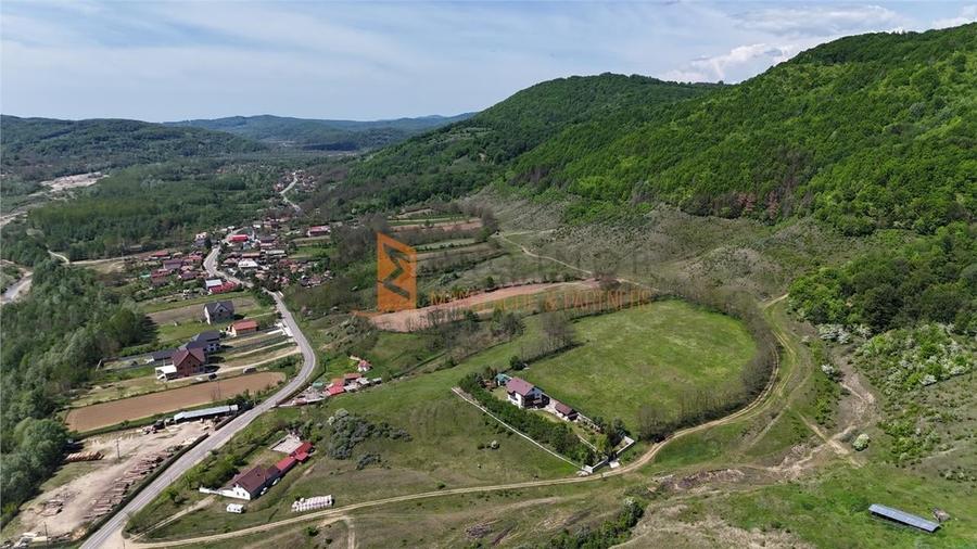 Teren agricol intravilan de 10153 mp, în Cislău