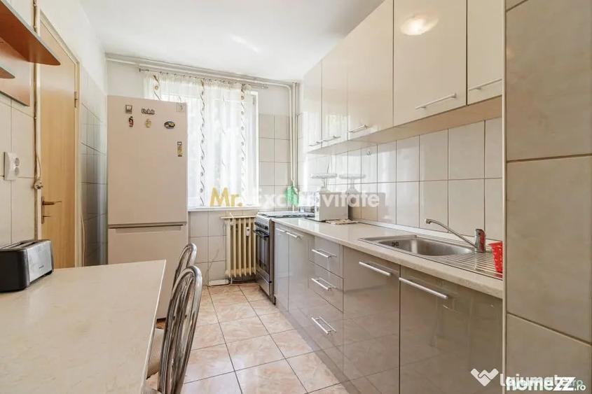 Apartament cu 3 camere decomandat în Valea Oltului