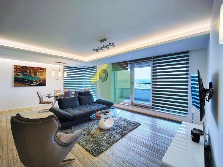 Apartament cu 3 camere decomandat, mobilat în Central