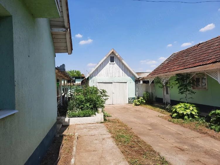 Casă cu 2 camere cu Teren 2160 Mp în Zerind